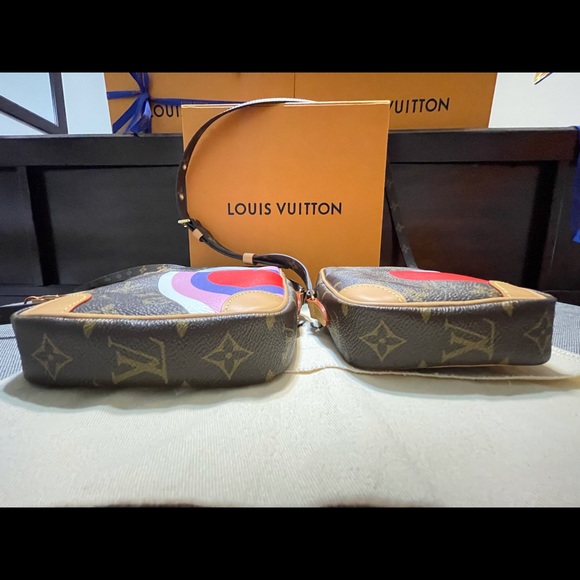 ❤️BRAND NEW LV GAME ON PANAME SET❤️ - Picture 9 of 16